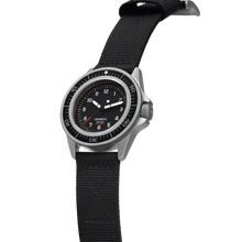 Load image into Gallery viewer, Unimatic Modello Uno UT1 Quartz