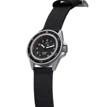 Load image into Gallery viewer, Unimatic Modello Uno UT1-GMT Quartz